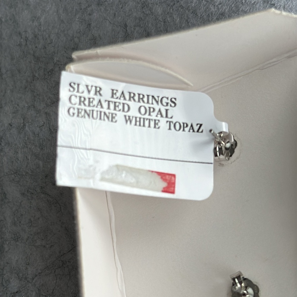 🆕 Elegant Silver Opal Earrings - Picture 3 of 4